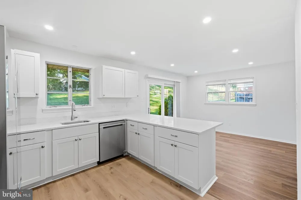 8009 GOSPORT LANE Springfield, VA 22151
