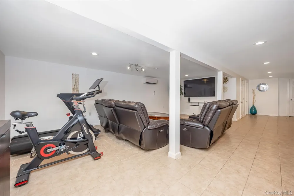 391 Bellmore Road East Meadow, NY 11554