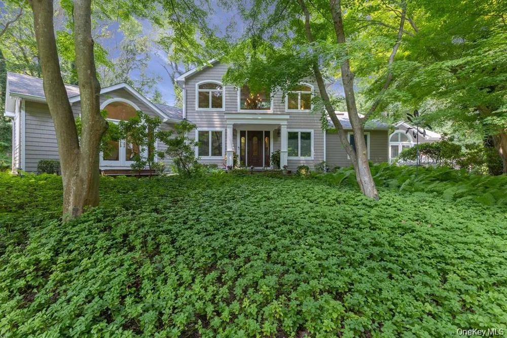 29 Farm Road Head Of The Harbor, NY 11780