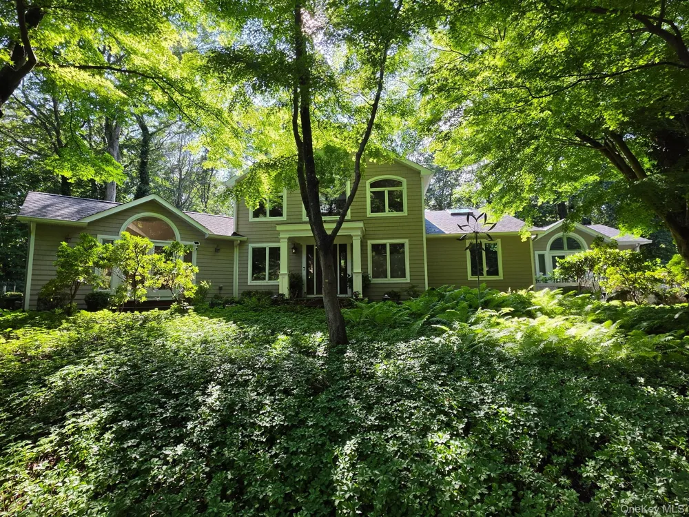 29 Farm Road Head Of The Harbor, NY 11780