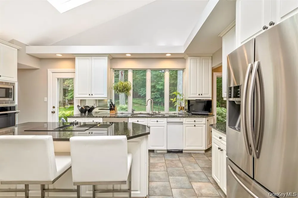 29 Farm Road Head Of The Harbor, NY 11780
