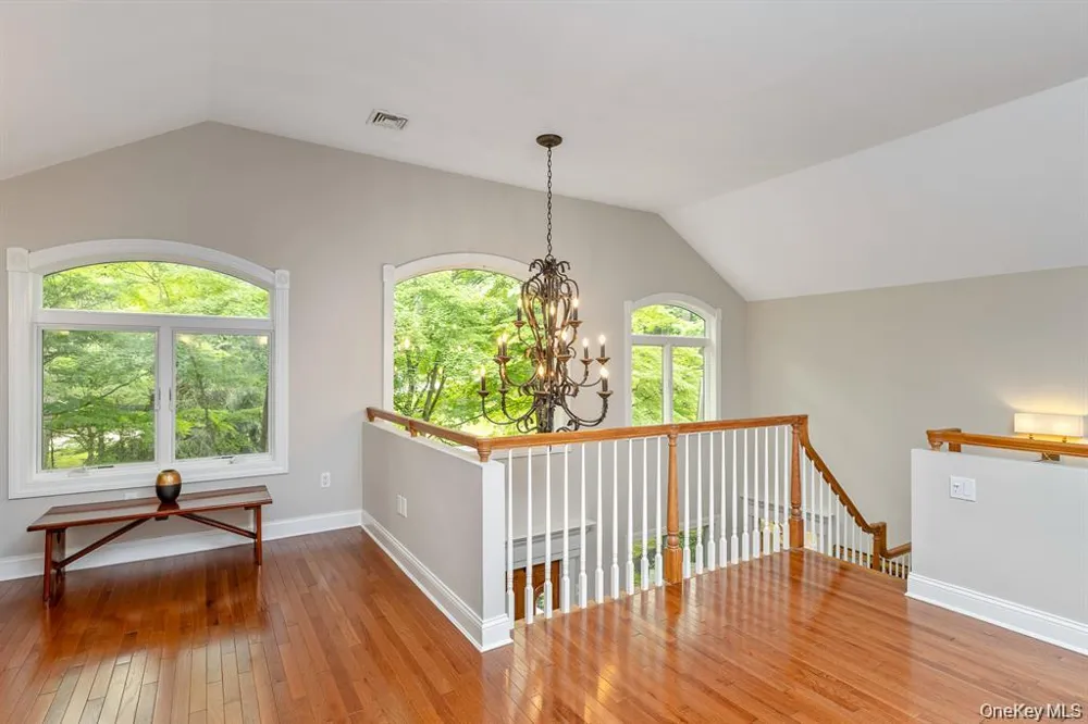 29 Farm Road Head Of The Harbor, NY 11780