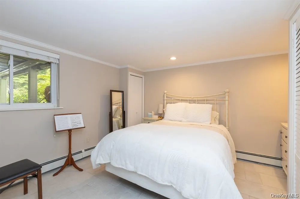 29 Farm Road Head Of The Harbor, NY 11780
