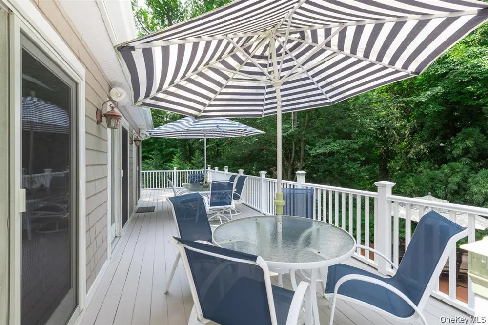 29 Farm Road Head Of The Harbor, NY 11780