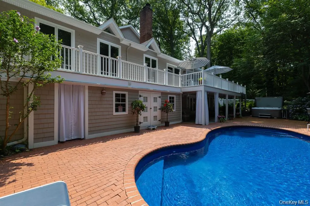 29 Farm Road Head Of The Harbor, NY 11780