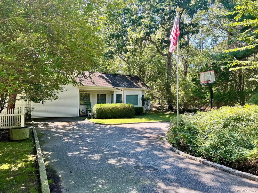 1029 Wading River Manor Road Manorville, NY 11949