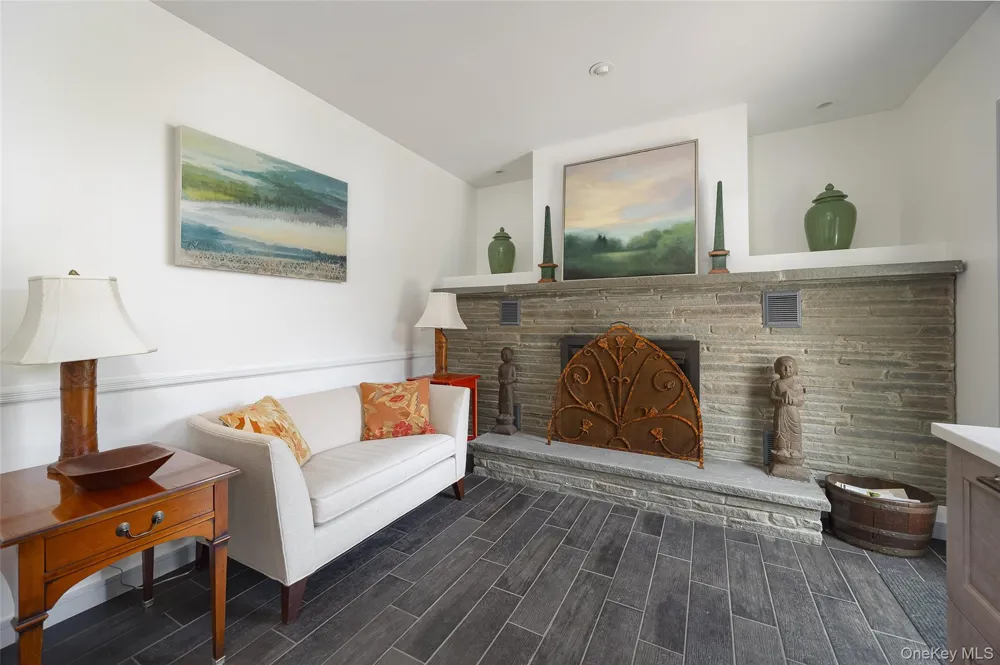 62 Frost Road Rhinebeck, NY 12572
