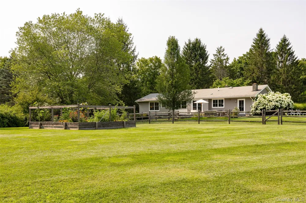 62 Frost Road Rhinebeck, NY 12572
