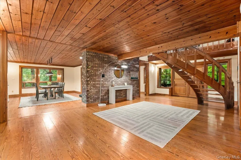 2 British Colony Road Northport, NY 11768