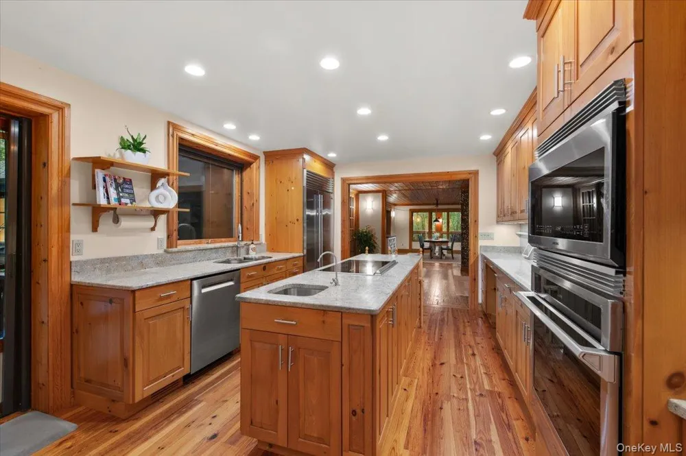 2 British Colony Road Northport, NY 11768