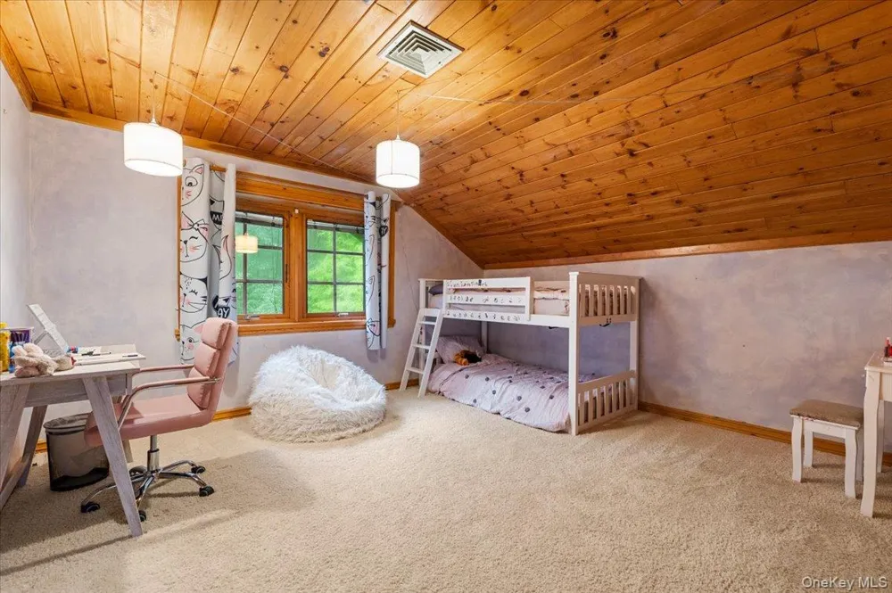 2 British Colony Road Northport, NY 11768