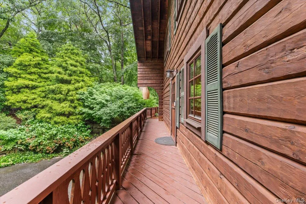 2 British Colony Road Northport, NY 11768