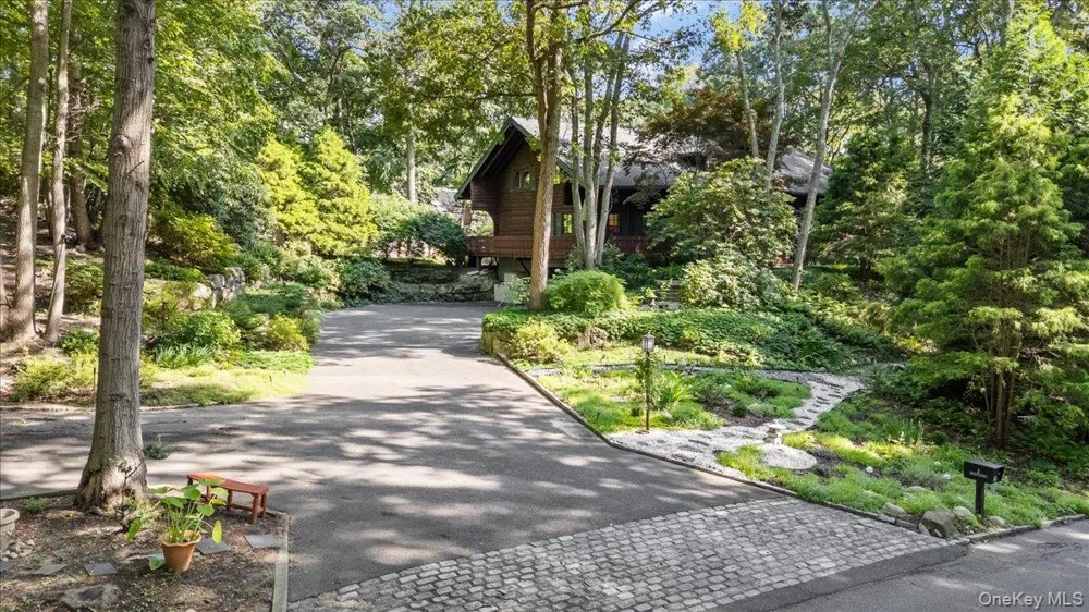 2 British Colony Road Northport, NY 11768
