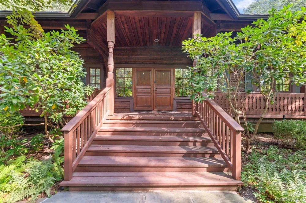 2 British Colony Road Northport, NY 11768