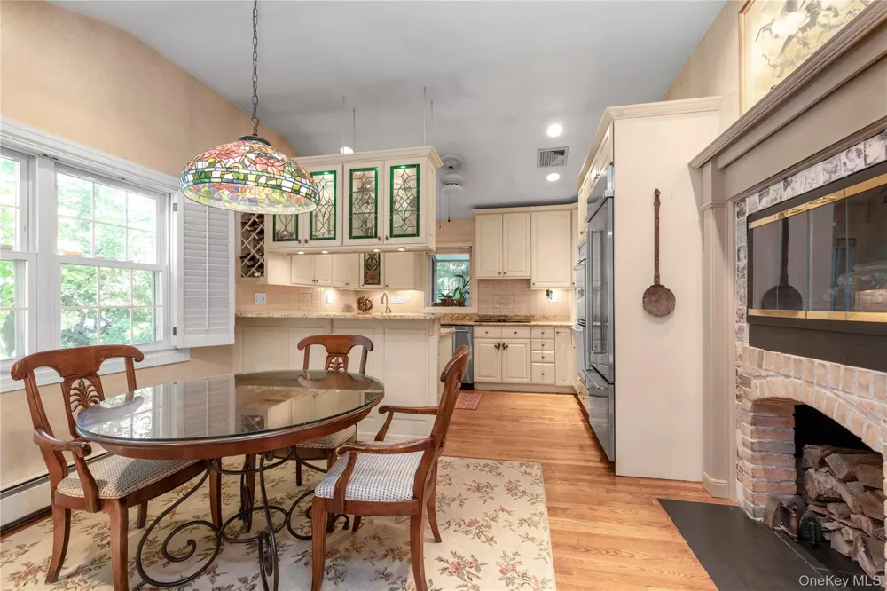 4 Dairy Drive Glen Cove, NY 11542