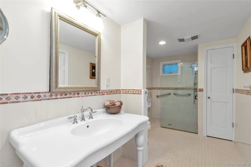 4 Dairy Drive Glen Cove, NY 11542