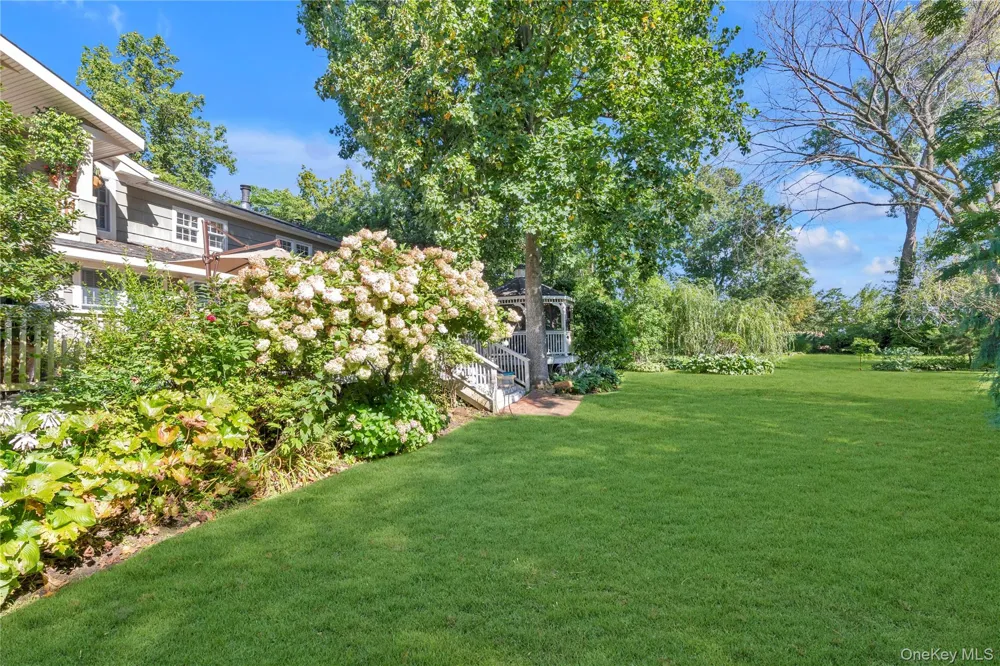 4 Dairy Drive Glen Cove, NY 11542