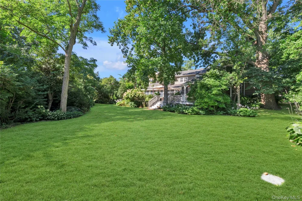 4 Dairy Drive Glen Cove, NY 11542