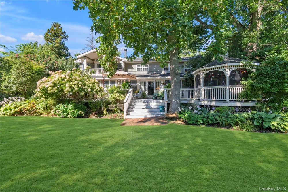 4 Dairy Drive Glen Cove, NY 11542