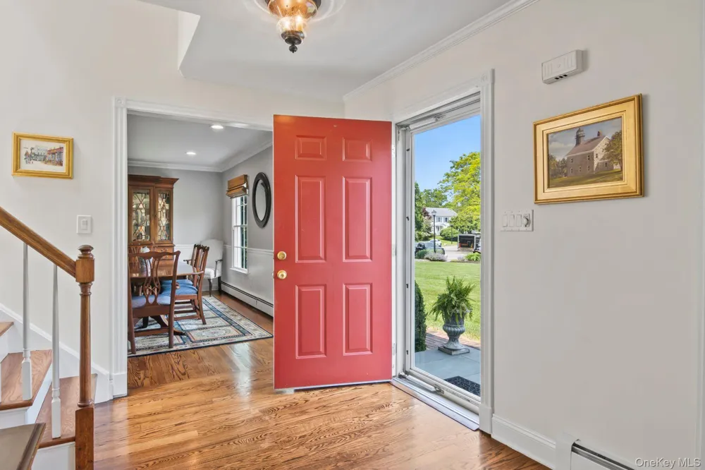 17 Lemark Court East Setauket, NY 11733