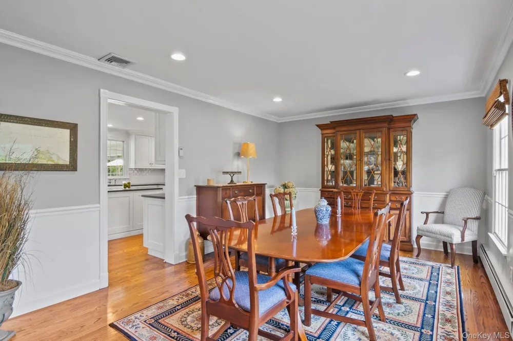 17 Lemark Court East Setauket, NY 11733