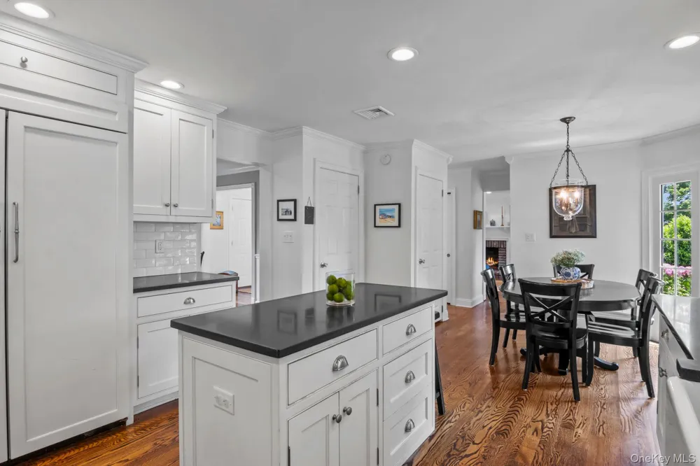 17 Lemark Court East Setauket, NY 11733