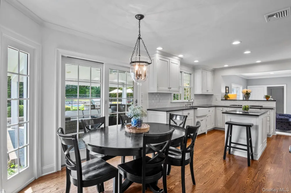 17 Lemark Court East Setauket, NY 11733