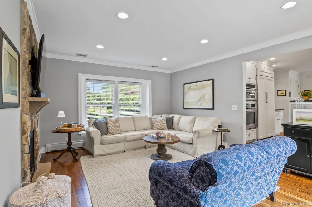 17 Lemark Court East Setauket, NY 11733