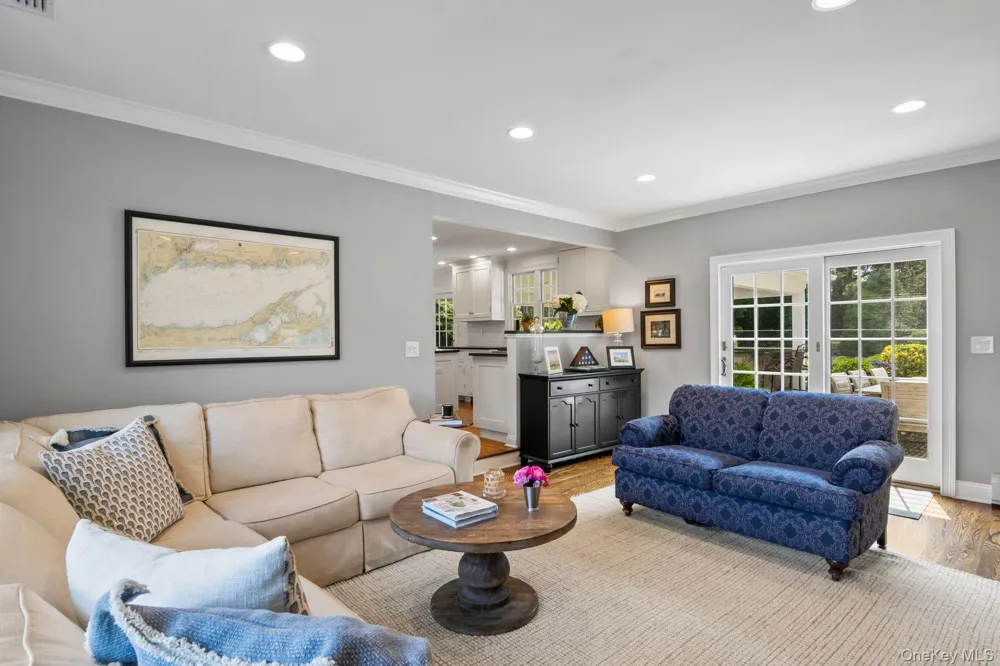 17 Lemark Court East Setauket, NY 11733