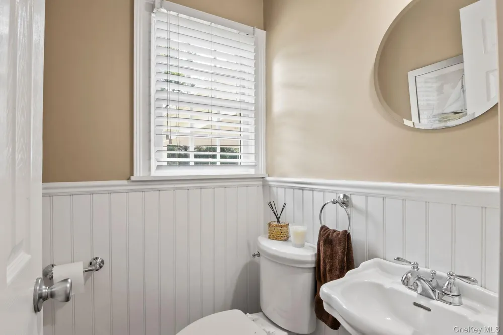 17 Lemark Court East Setauket, NY 11733