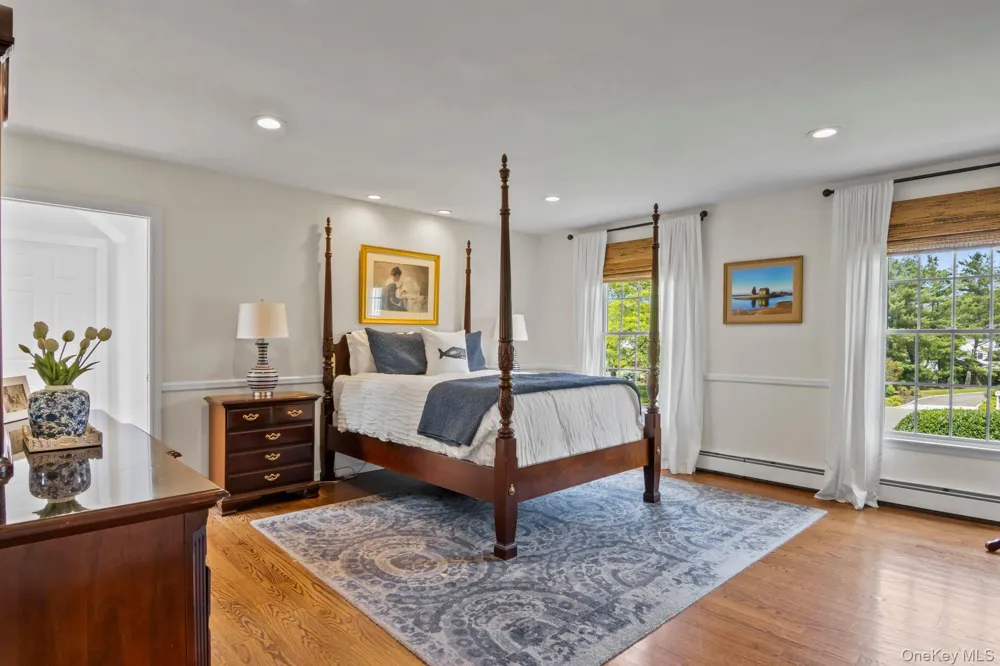 17 Lemark Court East Setauket, NY 11733