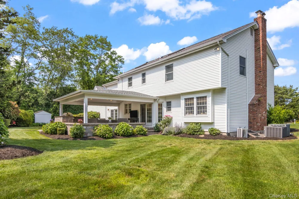 17 Lemark Court East Setauket, NY 11733