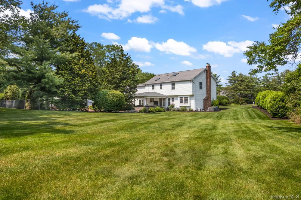 17 Lemark Court East Setauket, NY 11733