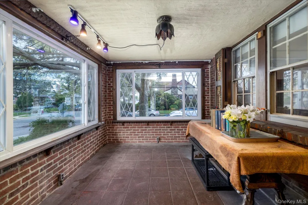 157 Oceanview Road East Rockaway, NY 11518