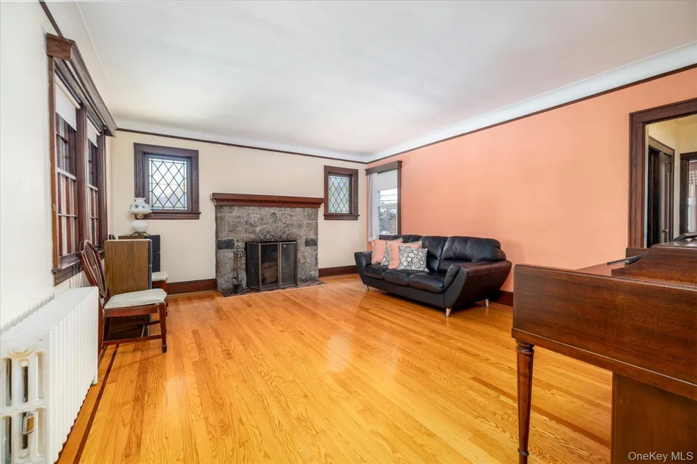 157 Oceanview Road East Rockaway, NY 11518