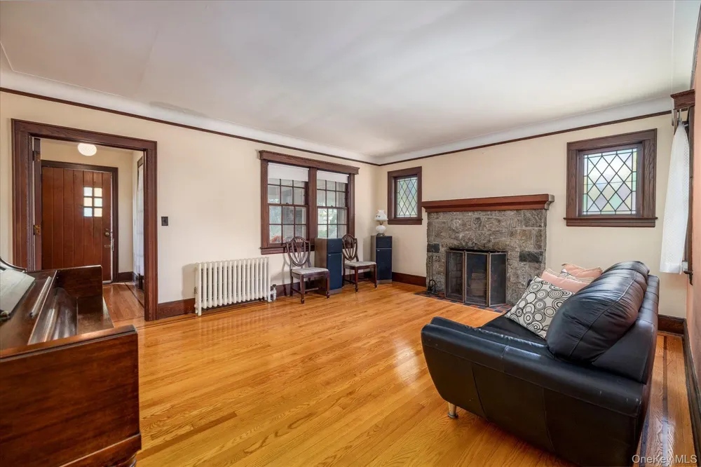 157 Oceanview Road East Rockaway, NY 11518