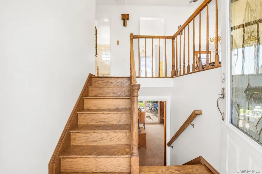 2718 Riverside Drive Wantagh, NY 11793