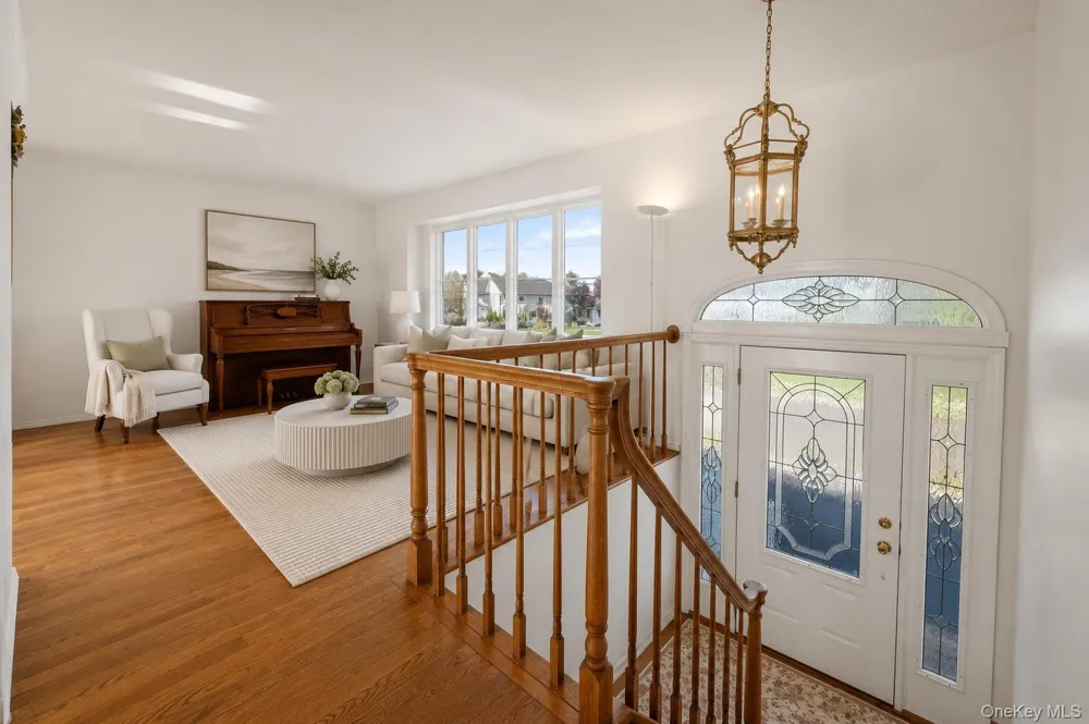 2718 Riverside Drive Wantagh, NY 11793