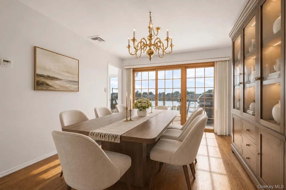 2718 Riverside Drive Wantagh, NY 11793