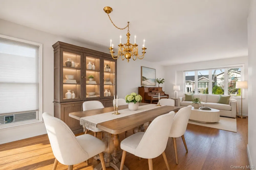 2718 Riverside Drive Wantagh, NY 11793