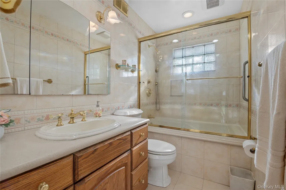 2718 Riverside Drive Wantagh, NY 11793