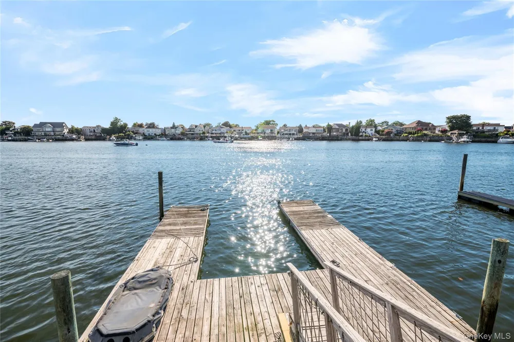 2718 Riverside Drive Wantagh, NY 11793