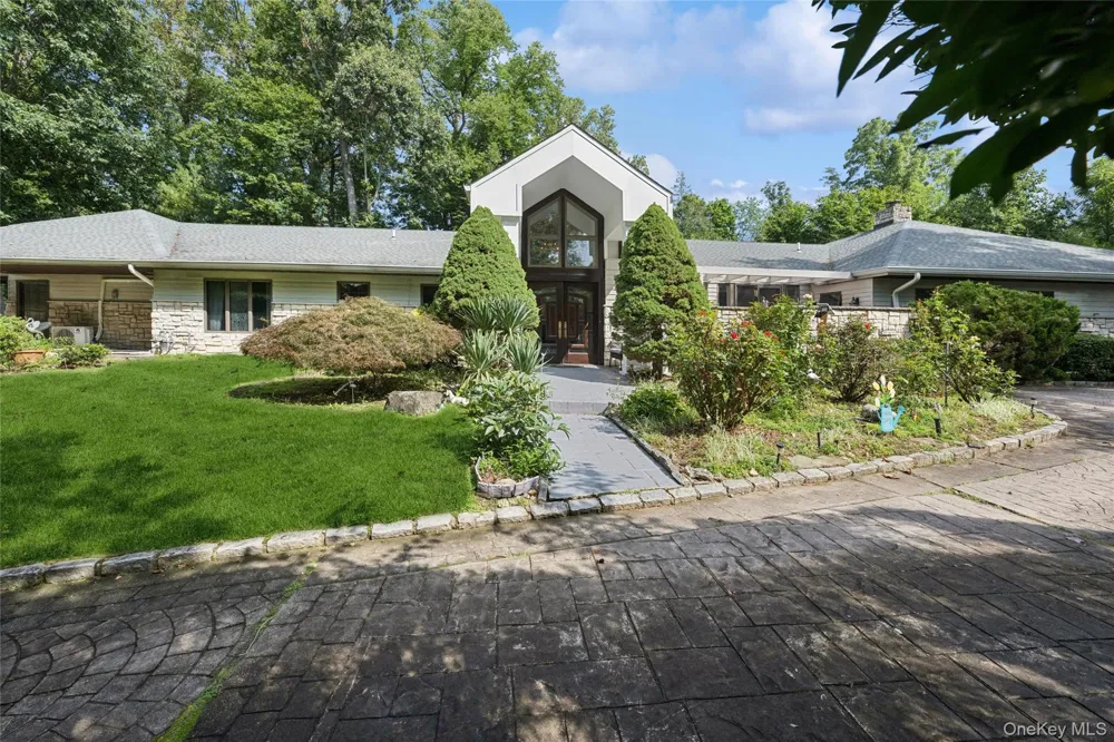 1 Engineers Road Roslyn, NY 11576