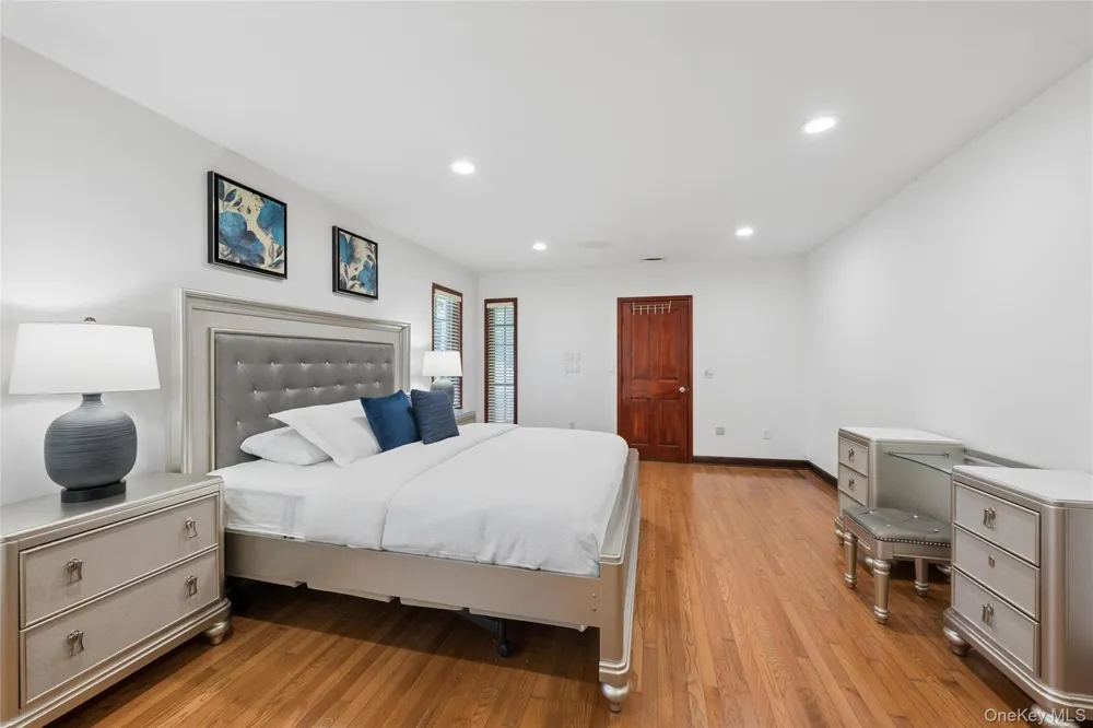 1 Engineers Road Roslyn, NY 11576