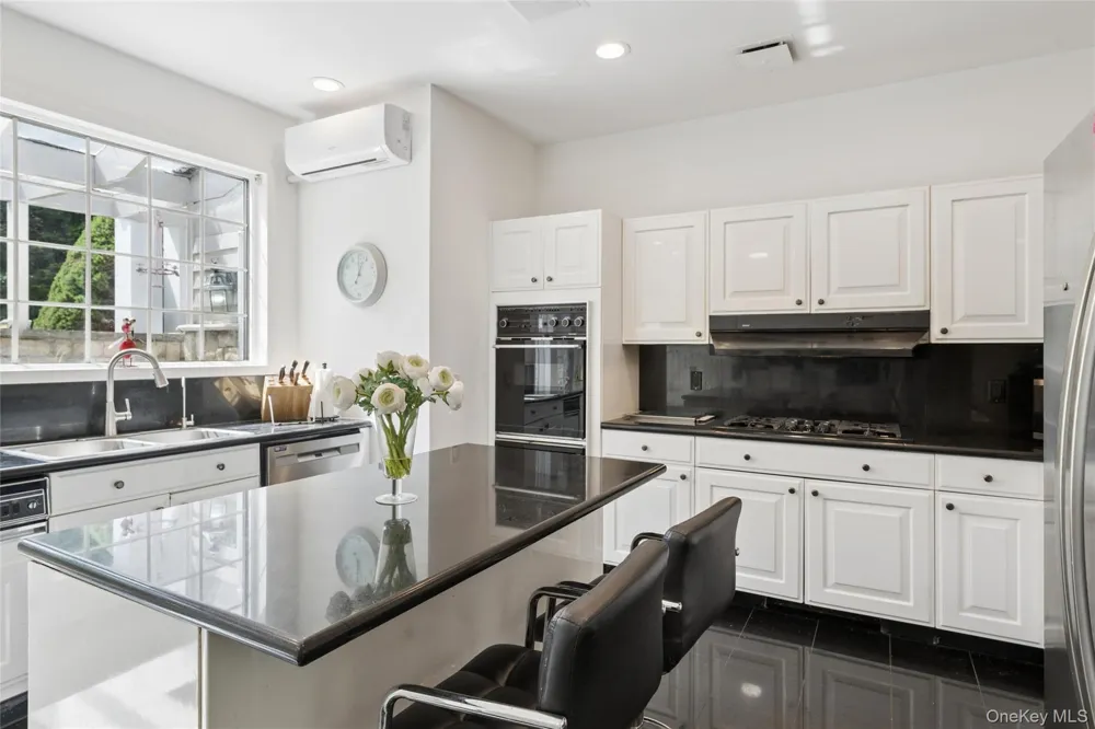 1 Engineers Road Roslyn, NY 11576