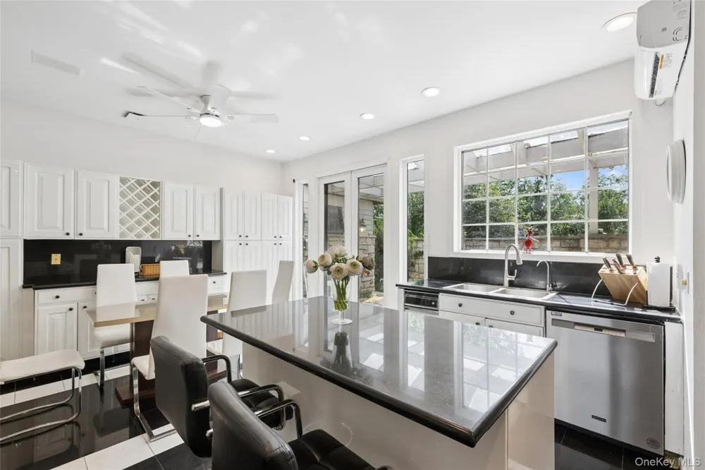 1 Engineers Road Roslyn, NY 11576