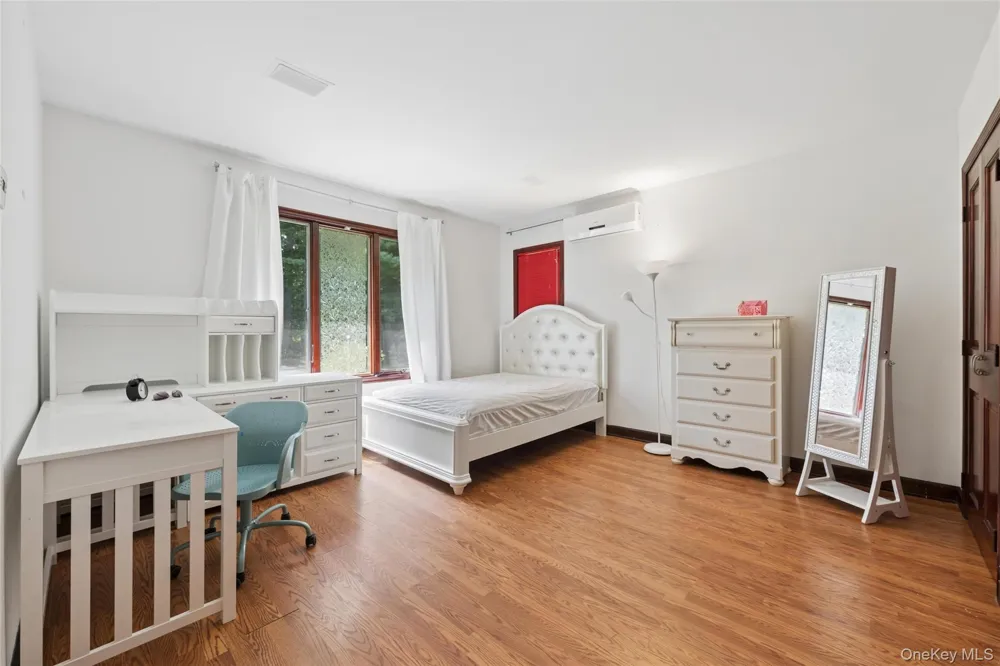 1 Engineers Road Roslyn, NY 11576