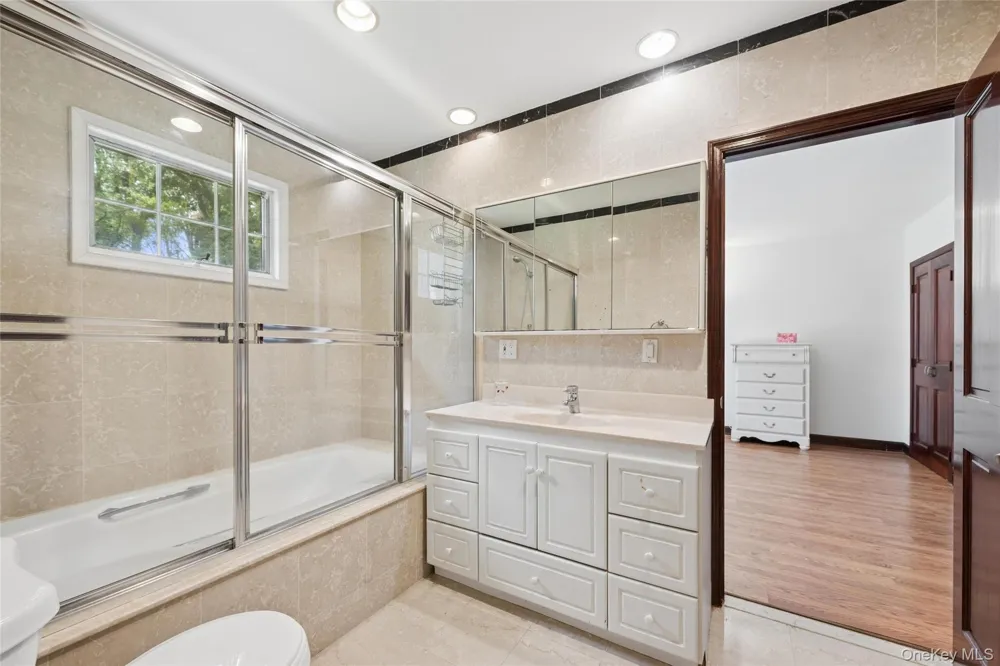1 Engineers Road Roslyn, NY 11576
