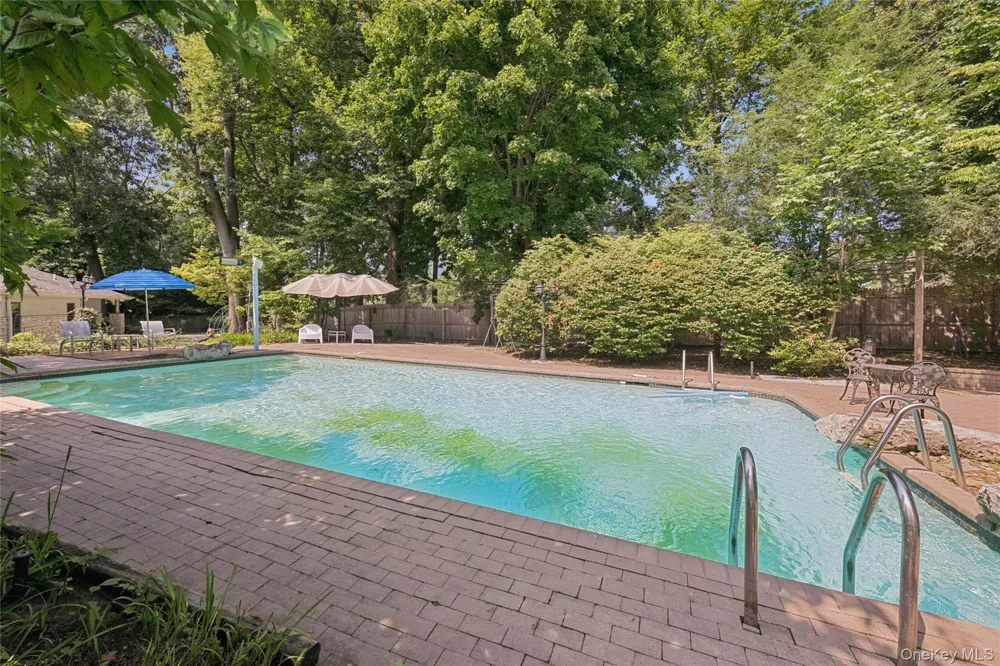 1 Engineers Road Roslyn, NY 11576