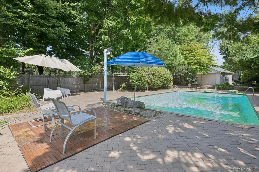 1 Engineers Road Roslyn, NY 11576